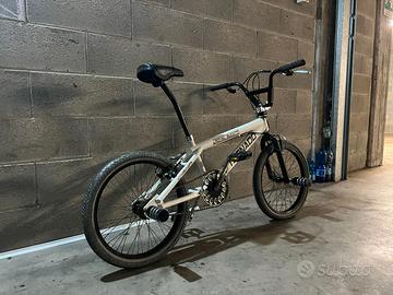 bicicletta BMX Tornado Royal Bugatti