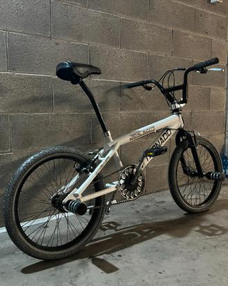 bicicletta BMX Tornado Royal Bugatti