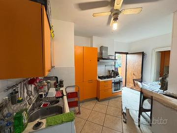 Rocca cencia: appartamento con ingresso semi-indip