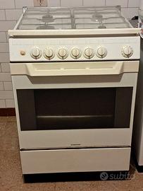 Cucina a gas con forno elettrico