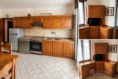 Cucina classica in legno