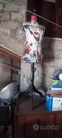 manichino trasformato in lampada