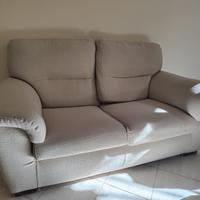 Divano 2 posti colore crema Poltrone e Sofà