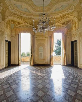 Villa di 1187 m² con più di 5 locali a Lerici