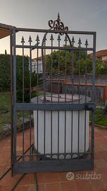 Cancello in ferro battuto decorato