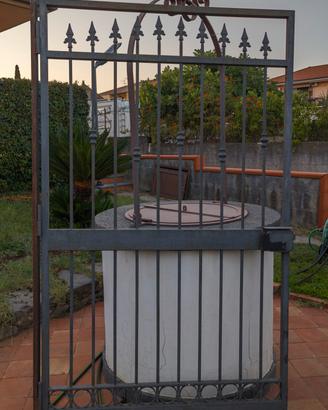 Cancello in ferro battuto decorato