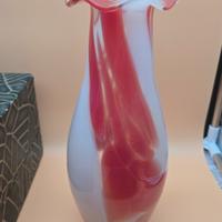 Vaso in vetro artistico rosso e bianco