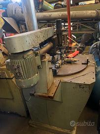 Tavola rotante con 3 lavorazioni