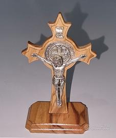 Croce di San Benedetto da Norcia in Ulivo