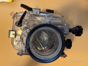 custodie subacquee per fotocamera e per flash