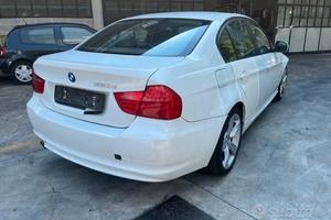 Ricambi BMW 320d berlina 2009 bianca 2.0 diesel