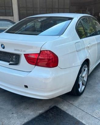 Ricambi BMW 320d berlina 2009 bianca 2.0 diesel