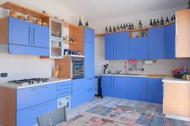 Appartamento di 185 m² con 3 locali e box auto a G