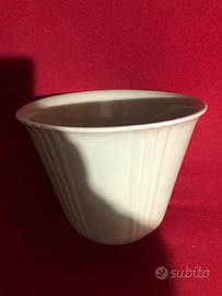 Vaso firmato in ceramica