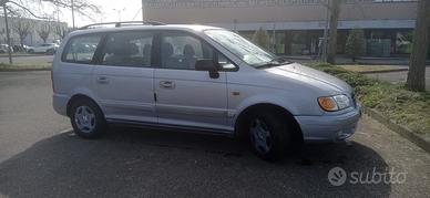 HYUNDAI TRAJET 16 V 2000 ANNO 2002 BENZINA 7 POSTI