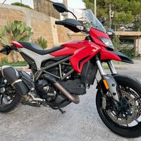 HYPERSTRADA/ HYPERMOTARD 821