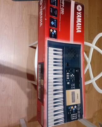 digital keyboard yamaha YPT-220 