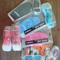 Occhialini e cuffie per piscina