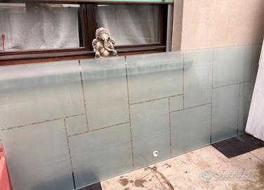 Porta a vetro temprato scorrevole filo muro