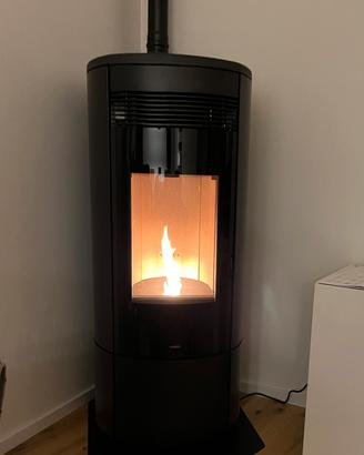 Stufa pellet Nobis Round 13Kw