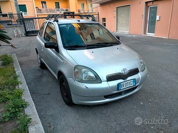 TOYOTA Yaris - 2002