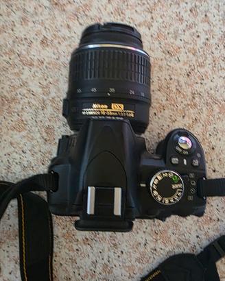 macchina fotografica reflex D3100
