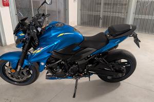 MOTO Suzuki GSX-S 750. 