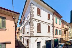 CASA SEMINDIPENDENTE A BRONI