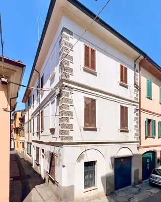 CASA SEMINDIPENDENTE A BRONI