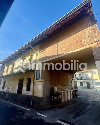 Rustico / Casale di 135 m² con 5 locali a Reano