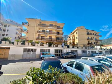 Luminoso Appartamento in parco con garage