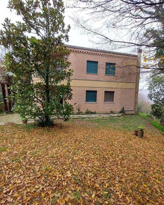 Villa di 430 m² con più di 5 locali e box auto dop