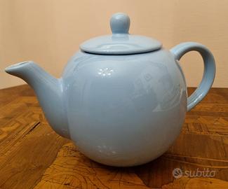 Teiera in ceramica azzurra con filtro in acciaio