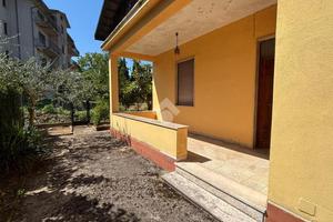 CASA INDIPENDENTE A ISOLA DEL LIRI