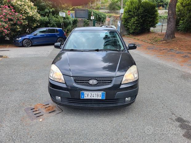 Kia Rio 1.3i cat 4 porte Sedan RS