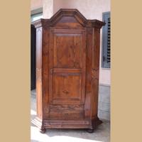 Armadio a una anta restaurato
