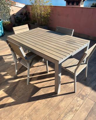 Set da esterno: tavolo e 4 sedie in metallo/legno