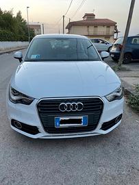 Audi A1 1.6 TDI 90 CV Ambition S Tronic 2013