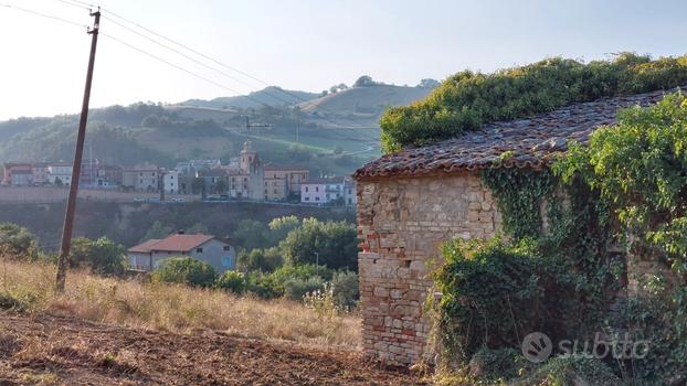 Terreno con rudere e splendida vista