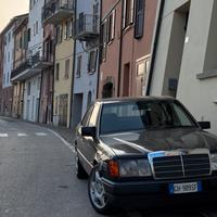 Mercedes-Benz 250D Turbo W124