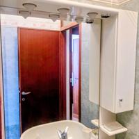 Mobiletto bagno vintage sospeso con specchio