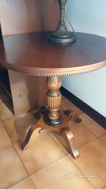 Tavolino di legno rotondo