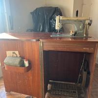 Macchina da cucire Necchi