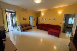 Cogoleto, appartamento con ampio terrazzo privato