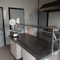 tavolo in acciaio inox