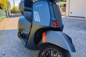 PIAGGIO VESPA GTS 300 
