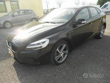 VOLVO V40 D2 KINETIC
