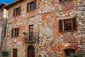 Casa indipendente di 330 m² con più di 5 locali a 