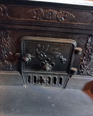 STUFA A LEGNA FINE OTTOCENTO INGHISA