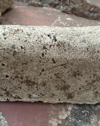 Blocchetti di tufo per aiuole